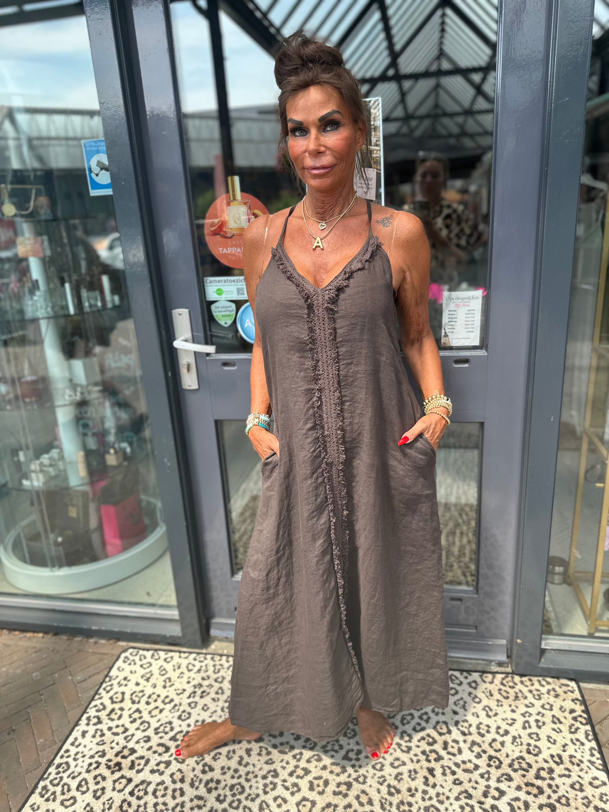 Spaghetti jurk broderie ibiza donkerbruin