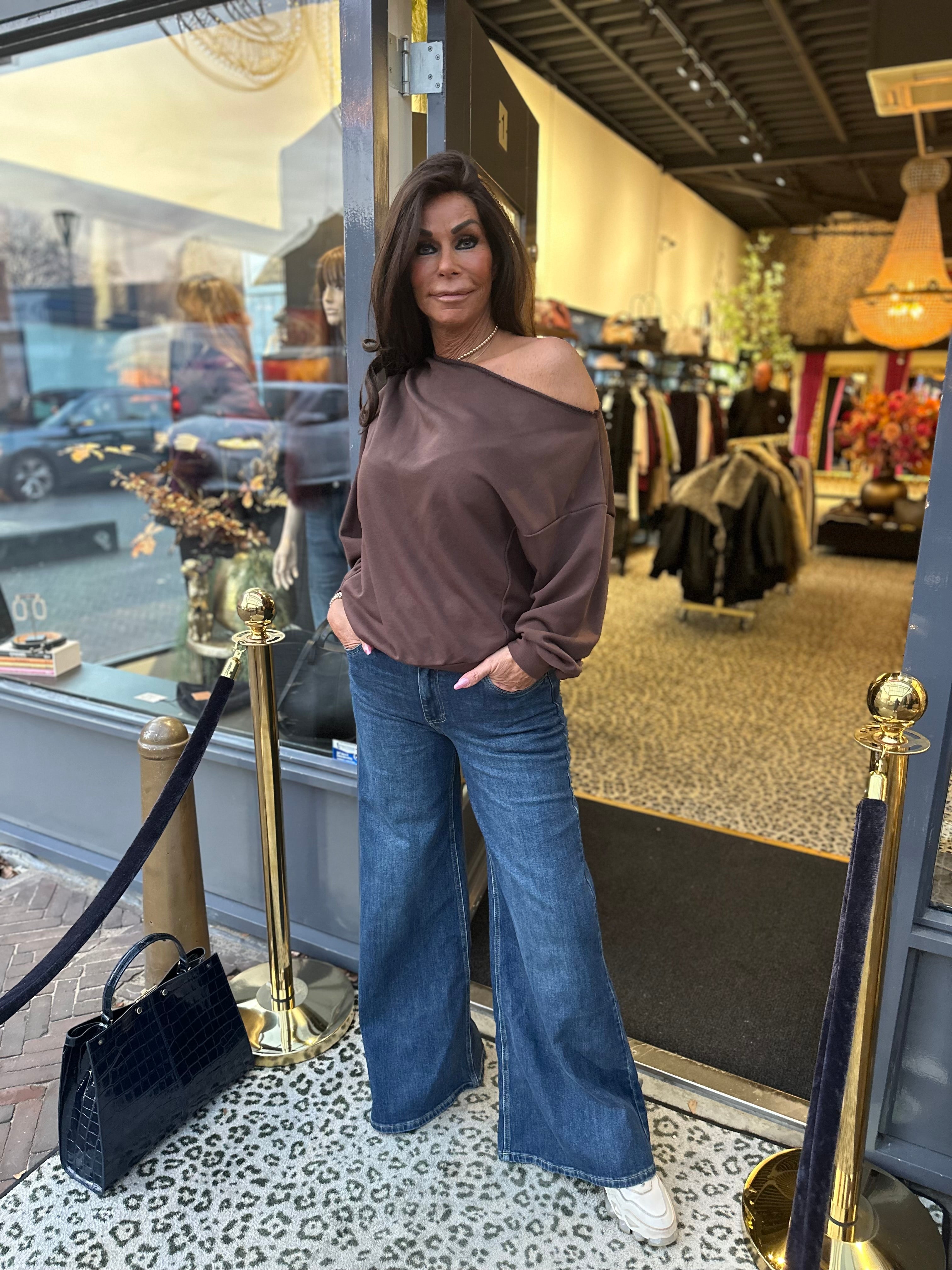 Off shoulder top “Faith” donkerbruin