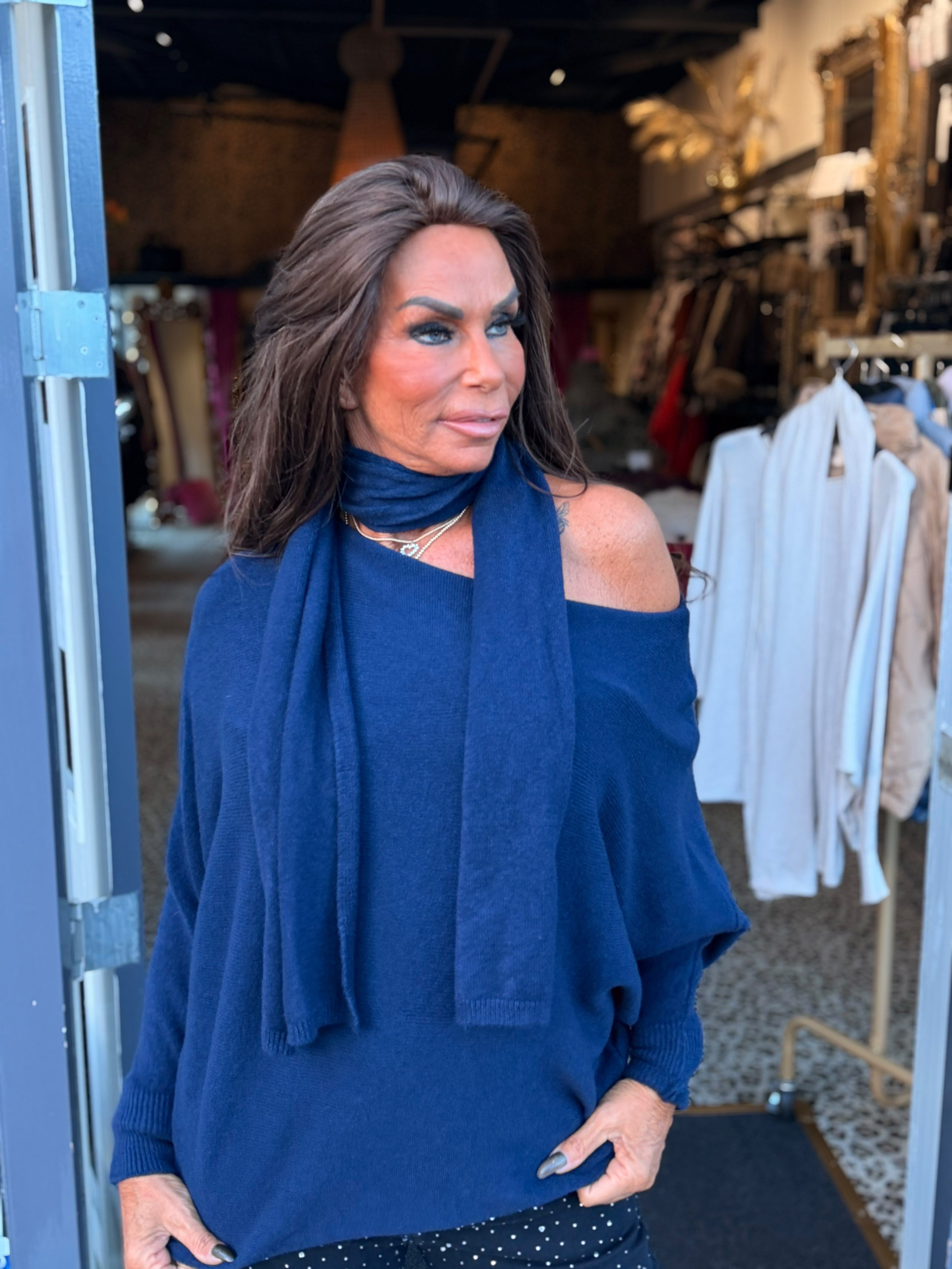 Offshoulder Trui met sjaal “Cuba” Navy
