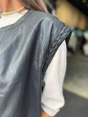 Gilet "Nice and Fine" leatherlook Zwart