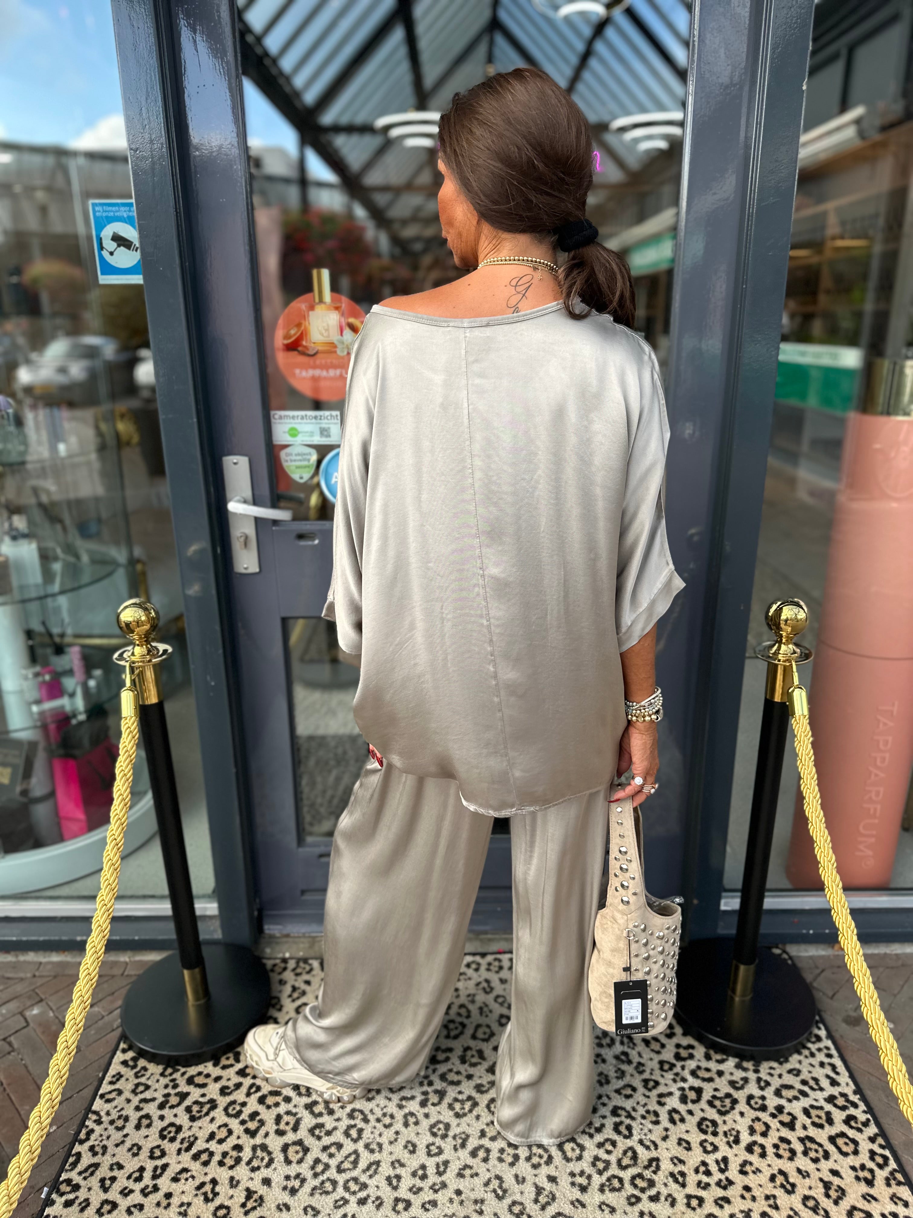 2 delig set zijde "Fits" Taupe