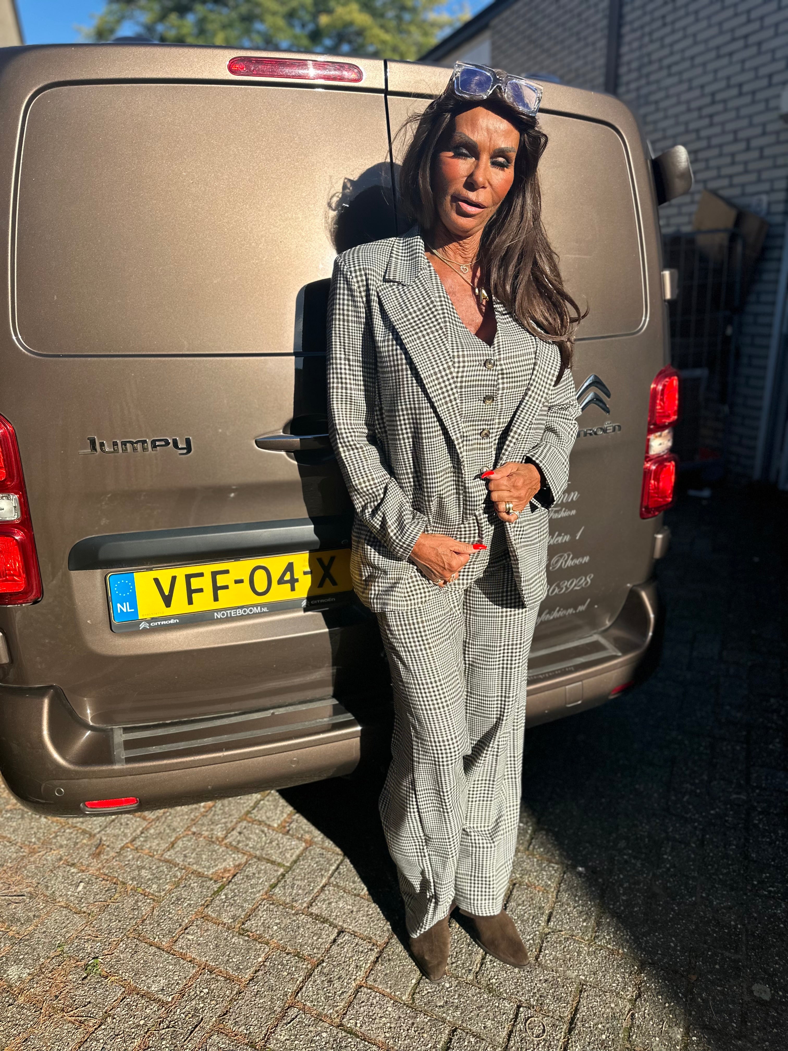 2 delig set "Dilana” geruit zwart wit Pre order maandag