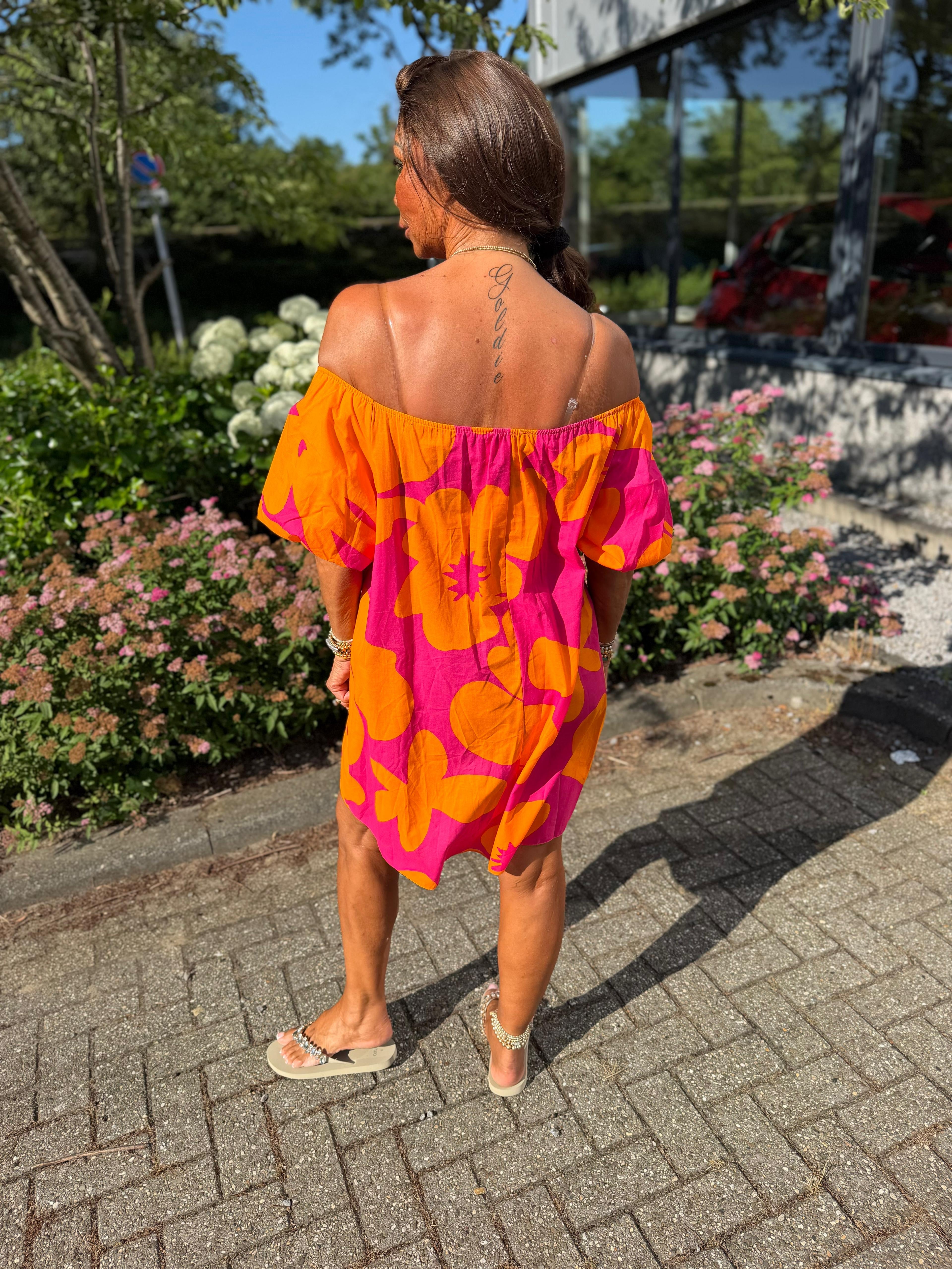 Offshoulder jurkje “Happy print” roze/oranje
