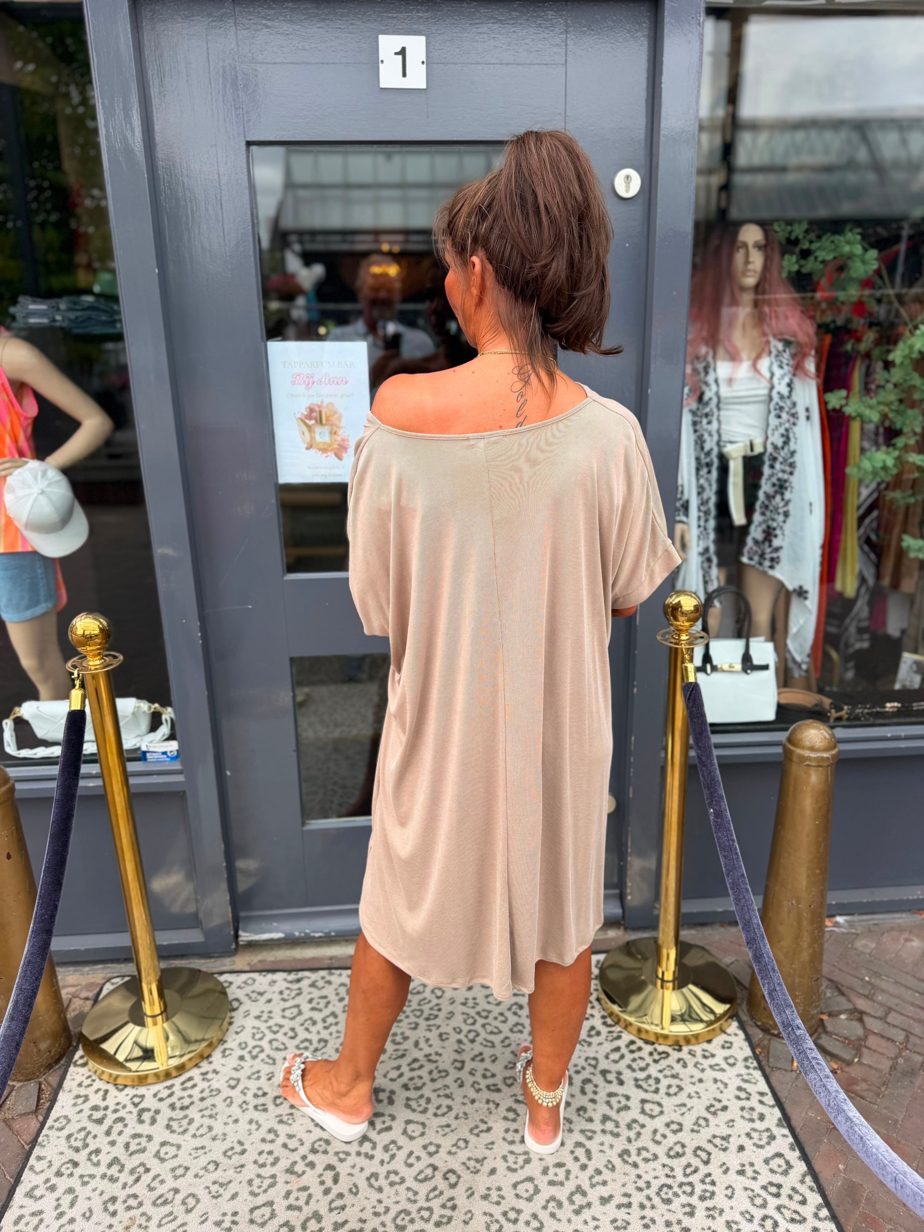 Lange jurk gesp "Stacey" Beige