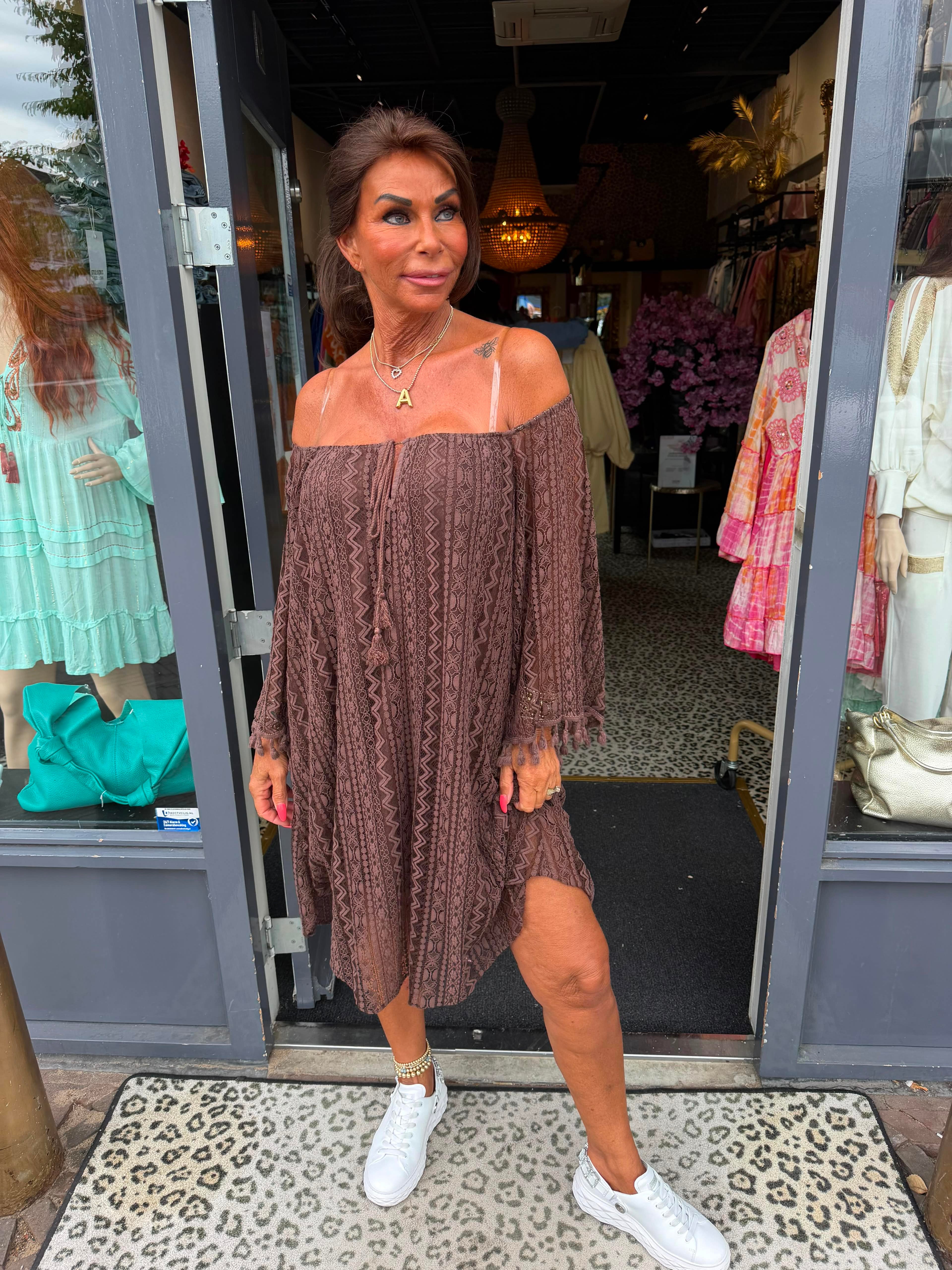 Jurkje off shoulder "Lace" donkerbruin
