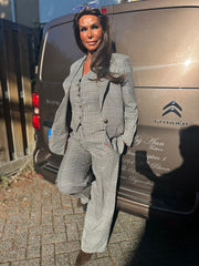 2 delig set "Dilana” geruit zwart wit Pre order maandag