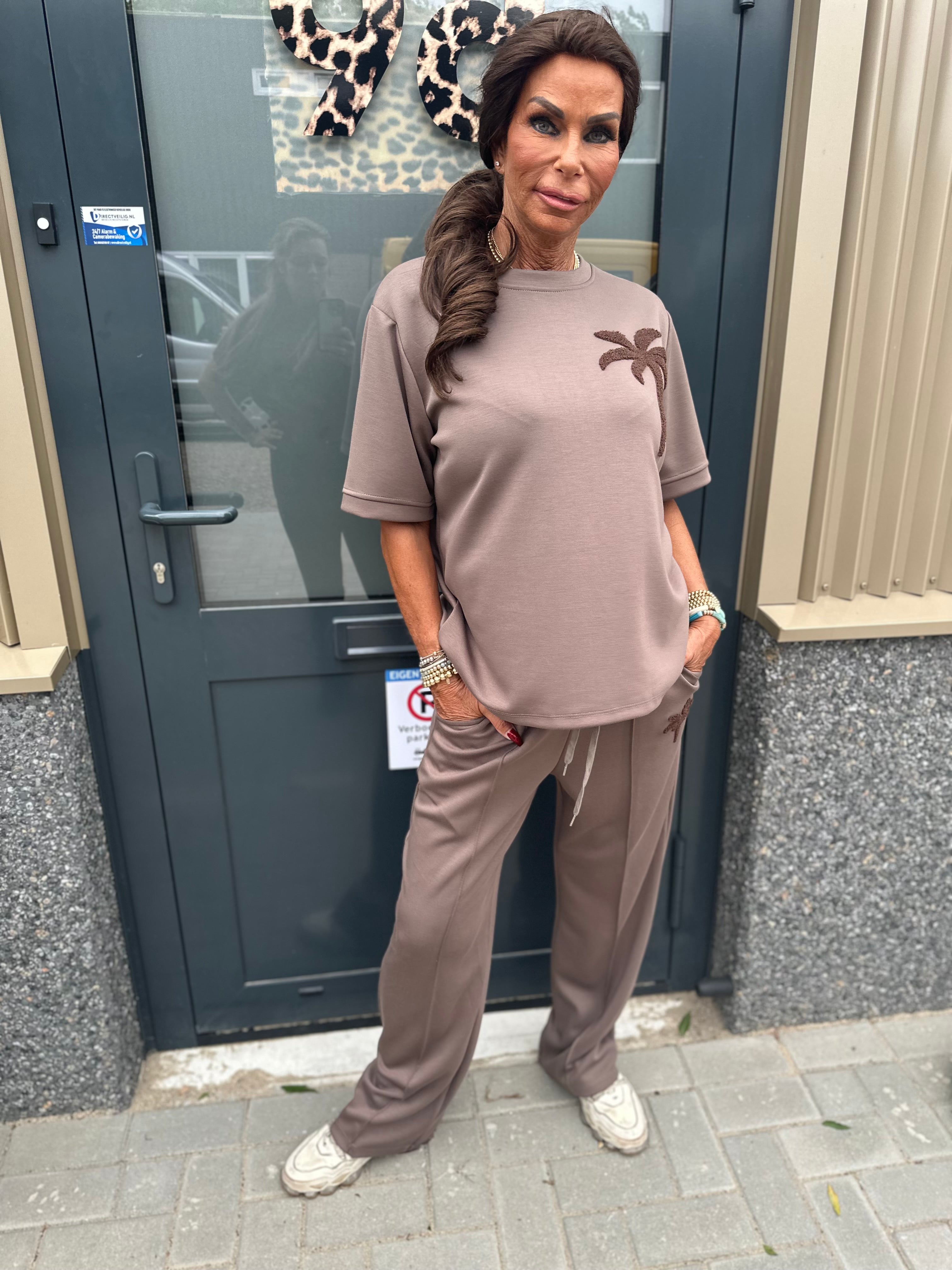 2 delig joggingset palmtree taupe