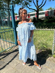 Lange off shoulder jurk "Tapas" lichtblauw