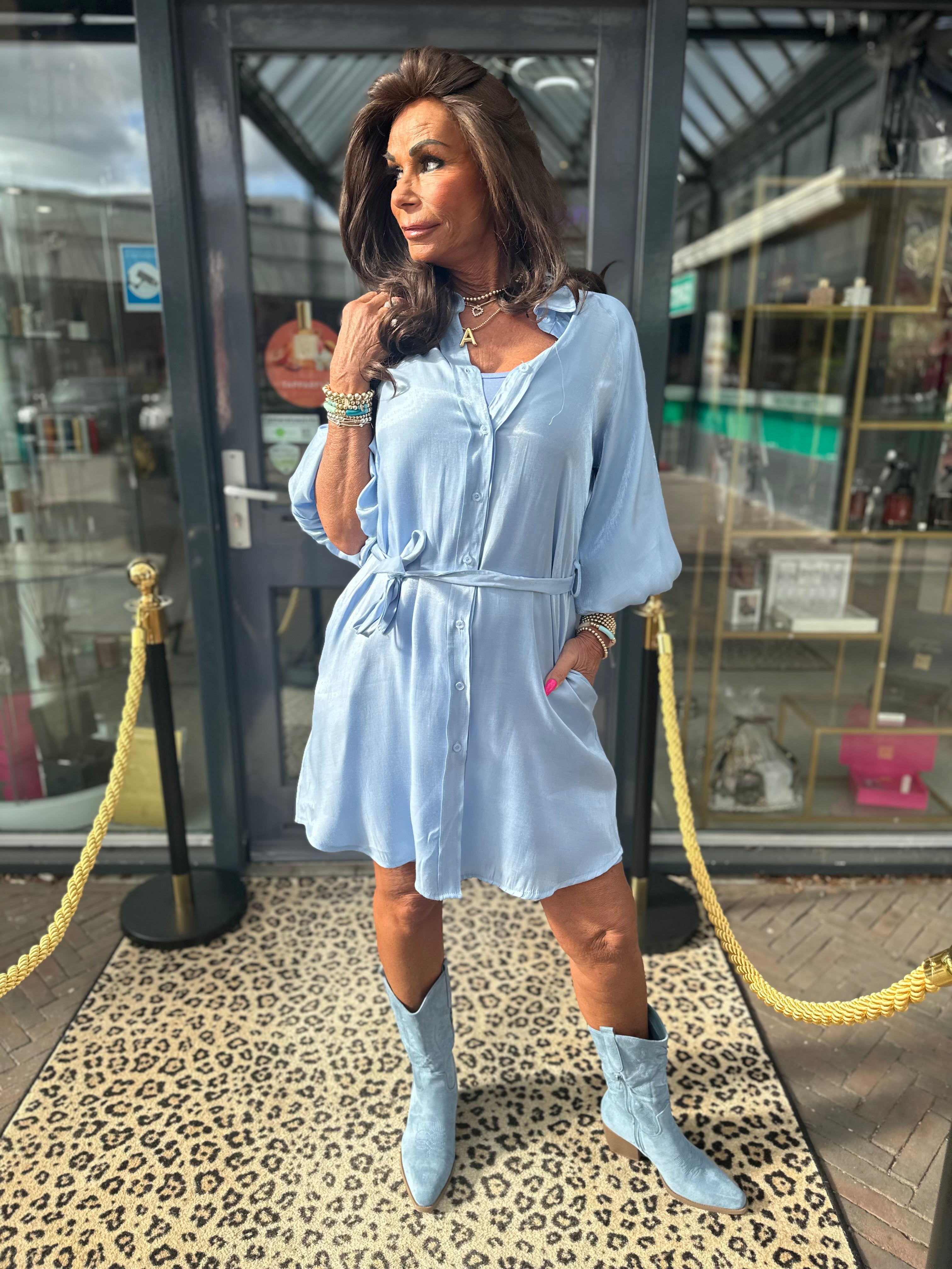 Silky dress lichtblauw