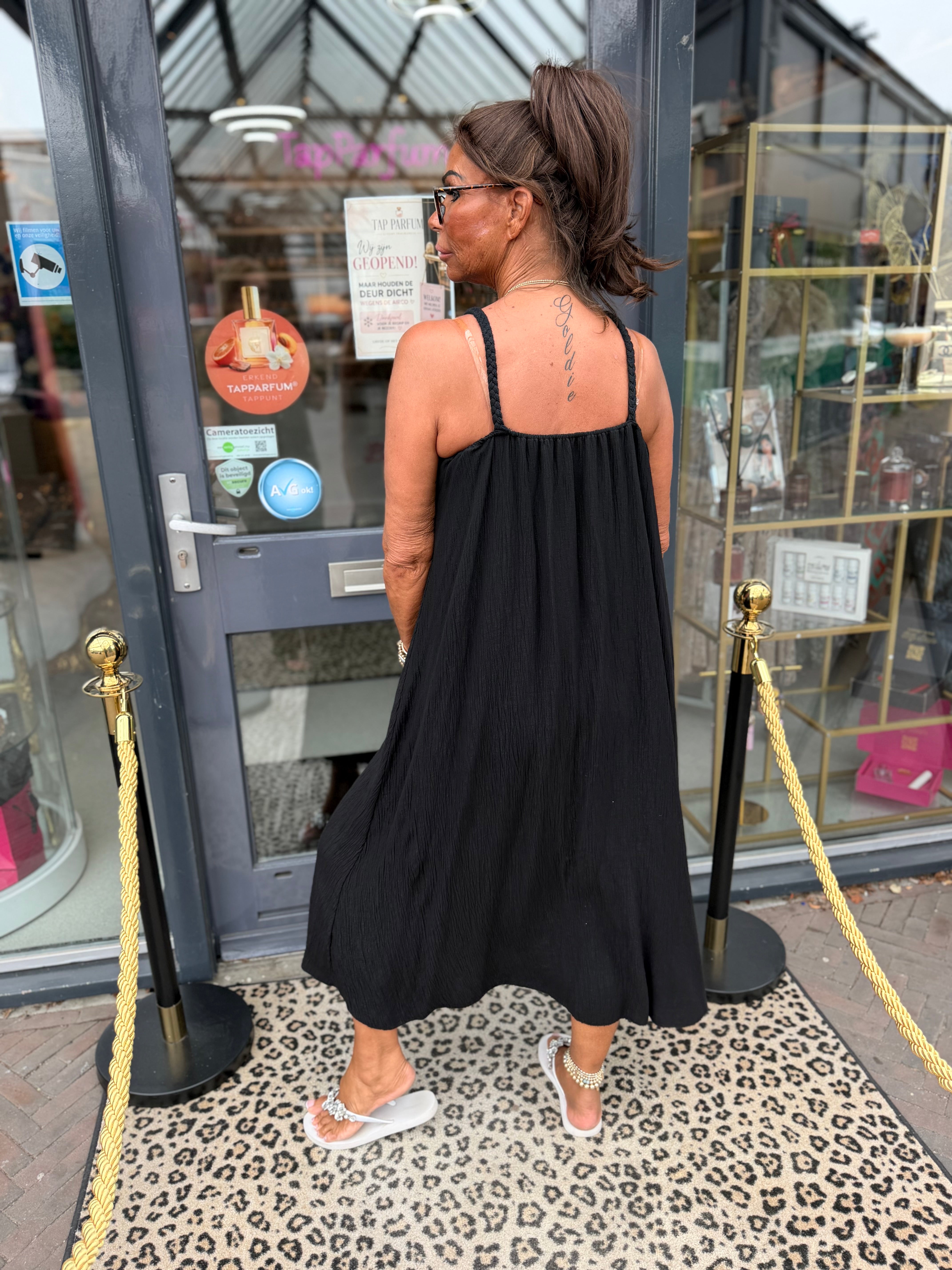 Viscose jurk “adios” zwart