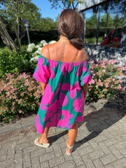 Offshoulder jurkje “Happy print” groen/fuchsia