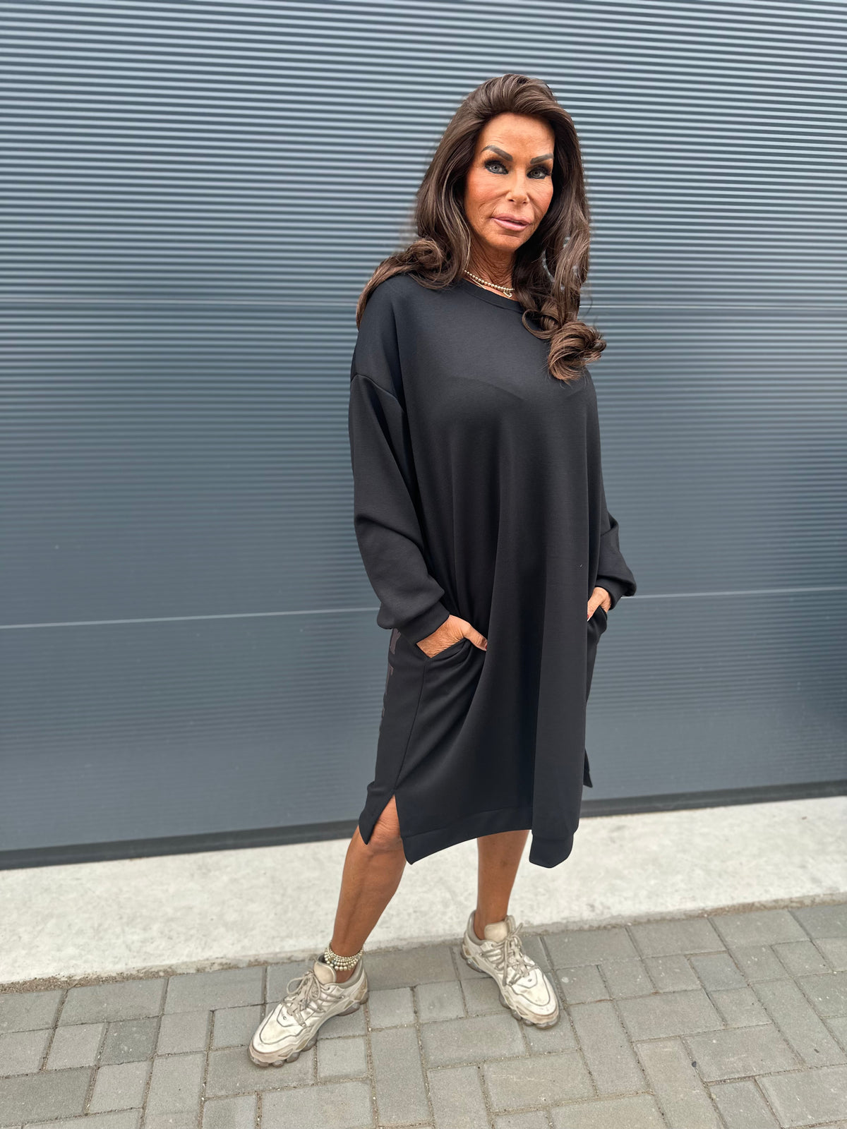 Joggingjurk lange mouw "Okay" zwart
