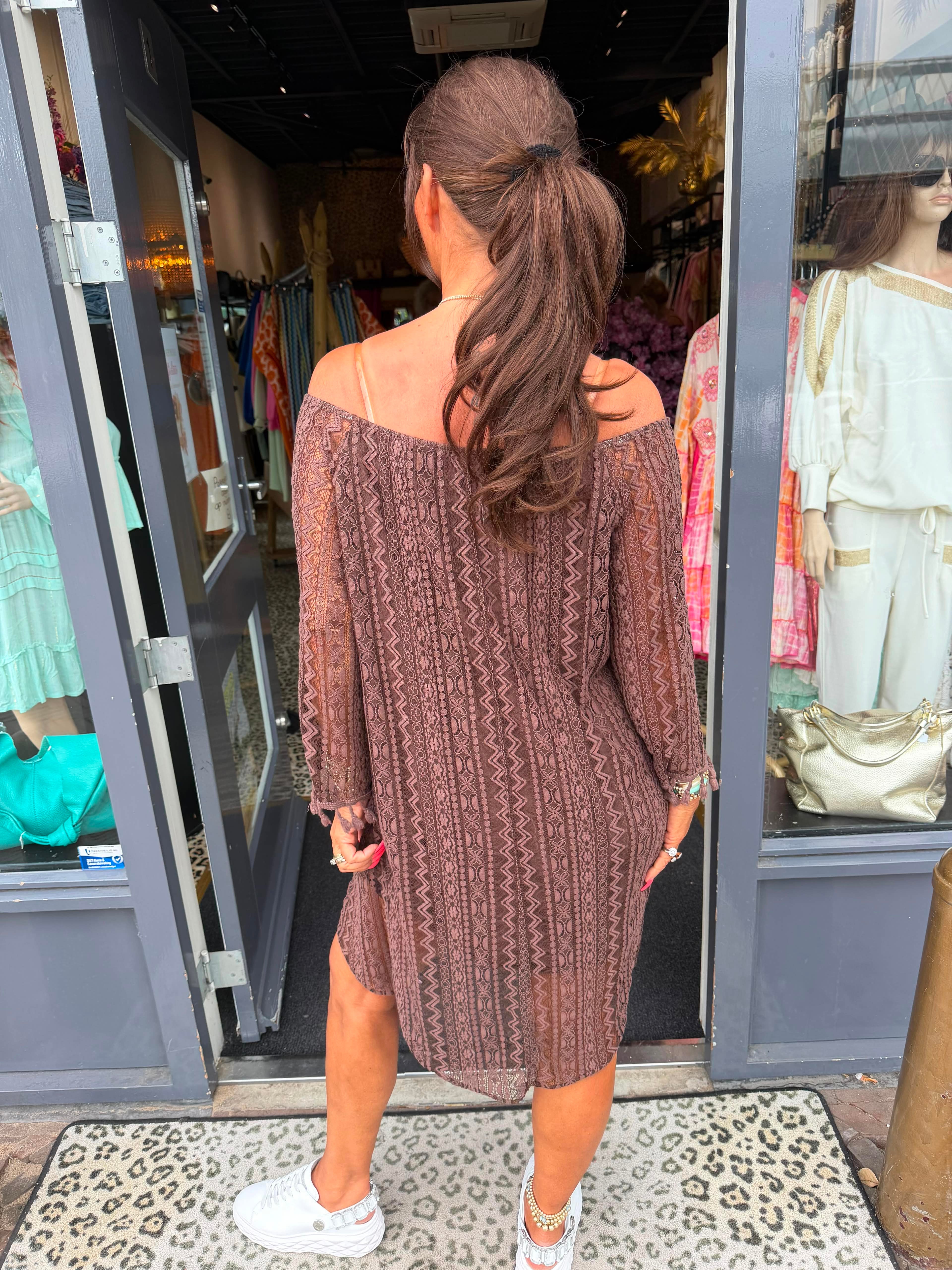 Jurkje off shoulder "Lace" donkerbruin