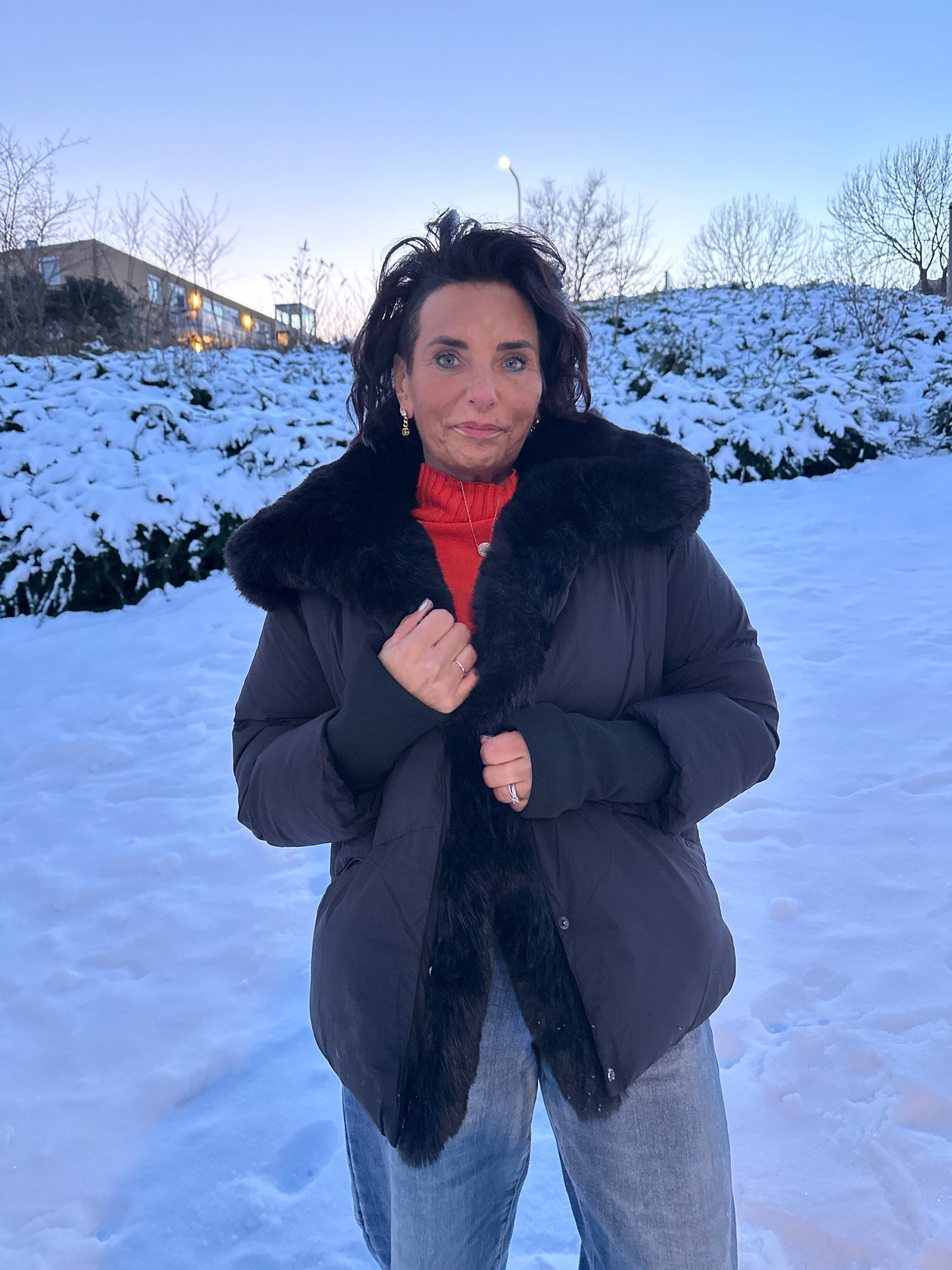 Winterjas kort “Snow” zwart