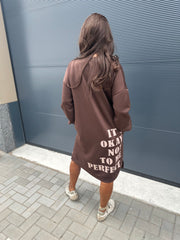 Joggingjurk lange mouw "Okay" donkerbruin