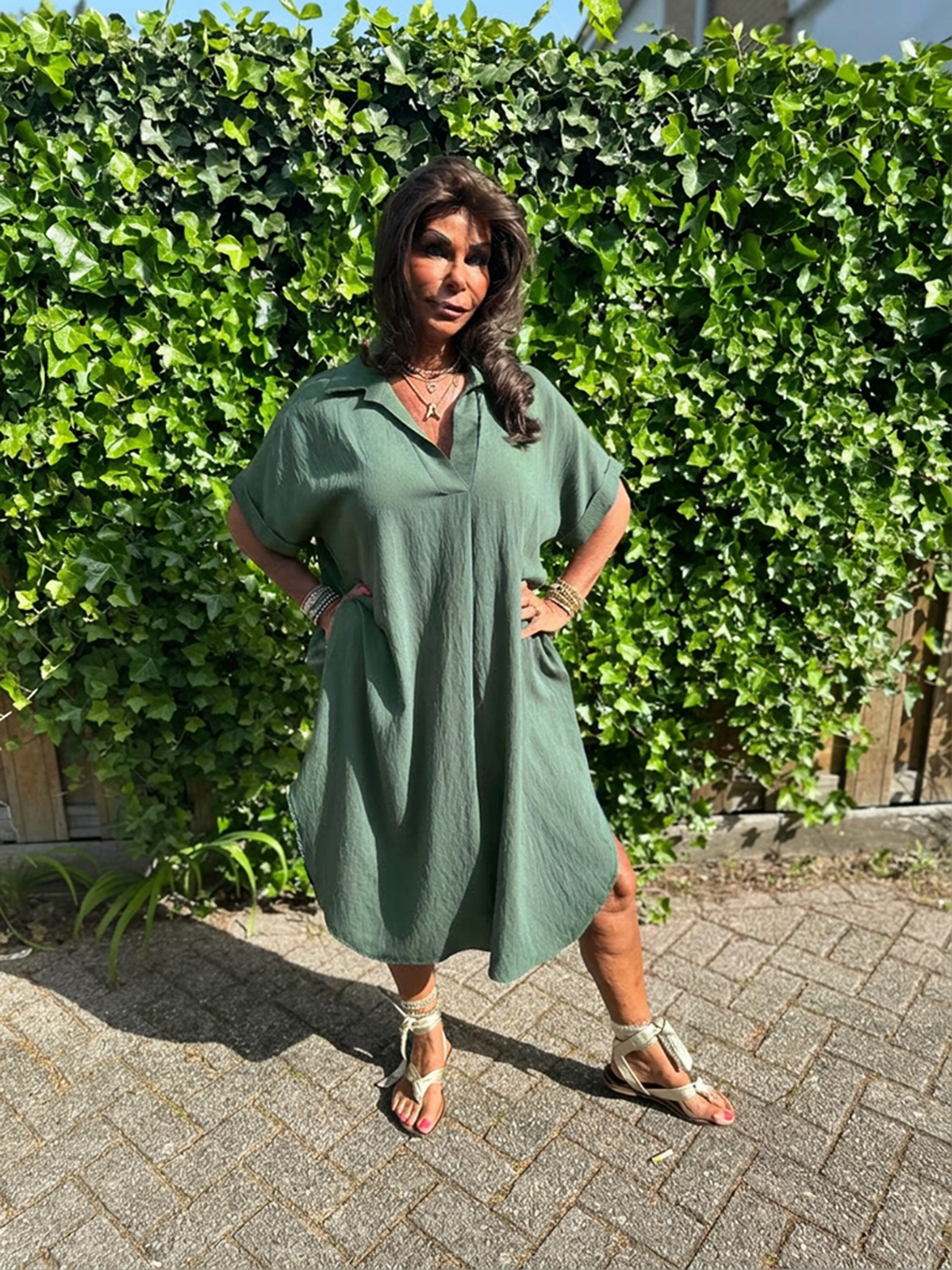 Jurkje "Kalyn" v-hals legergroen