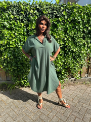 Jurkje "Kalyn" v-hals legergroen