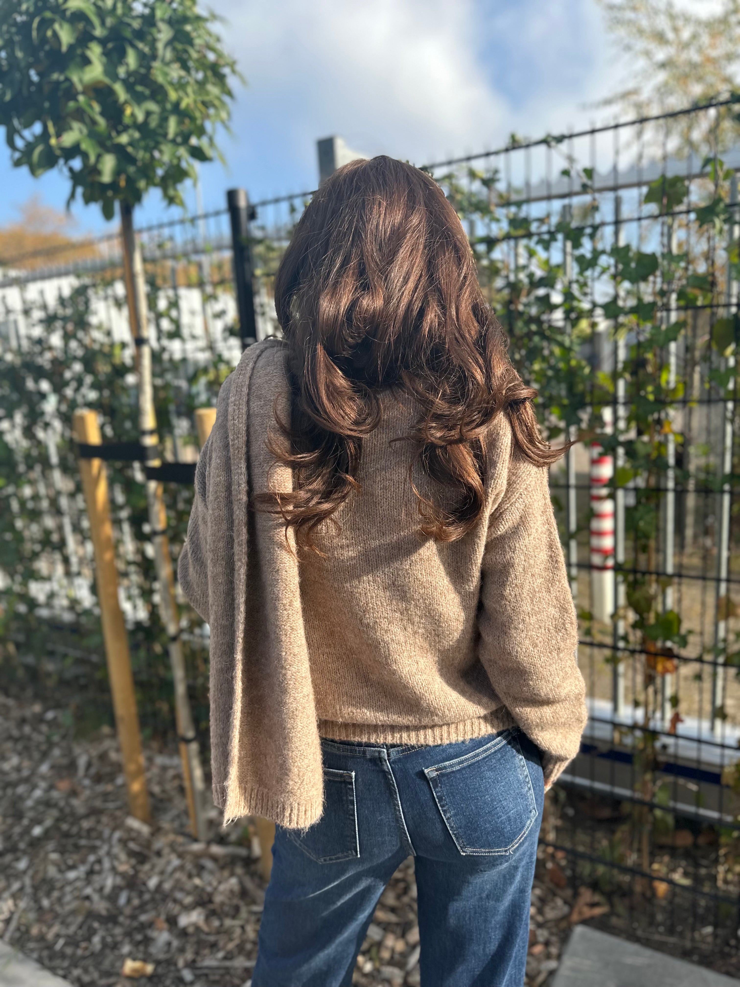 Trui met sjaal “Herfst vibes” camel