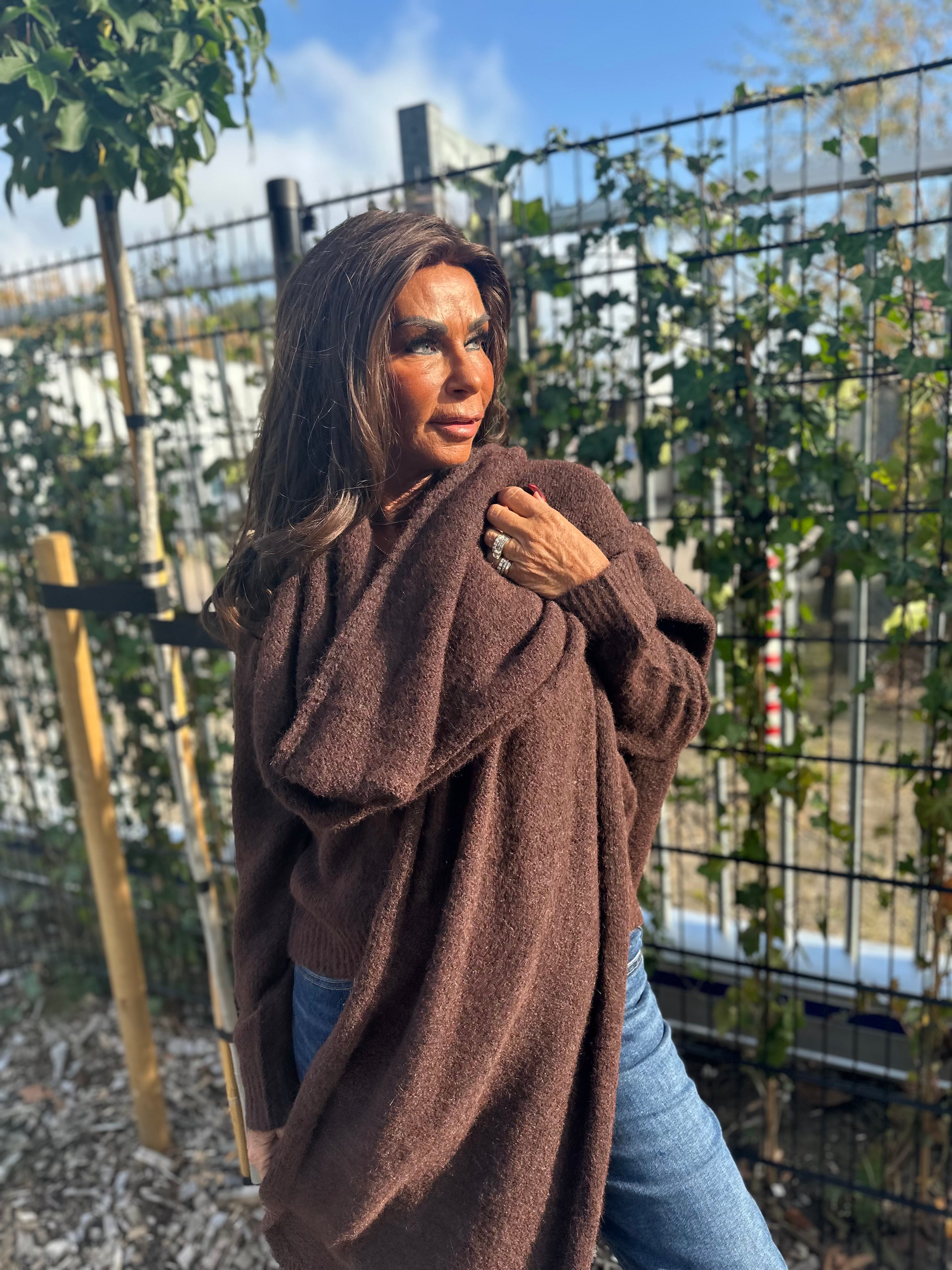 Trui met sjaal “Herfst vibes” Donkerbruin