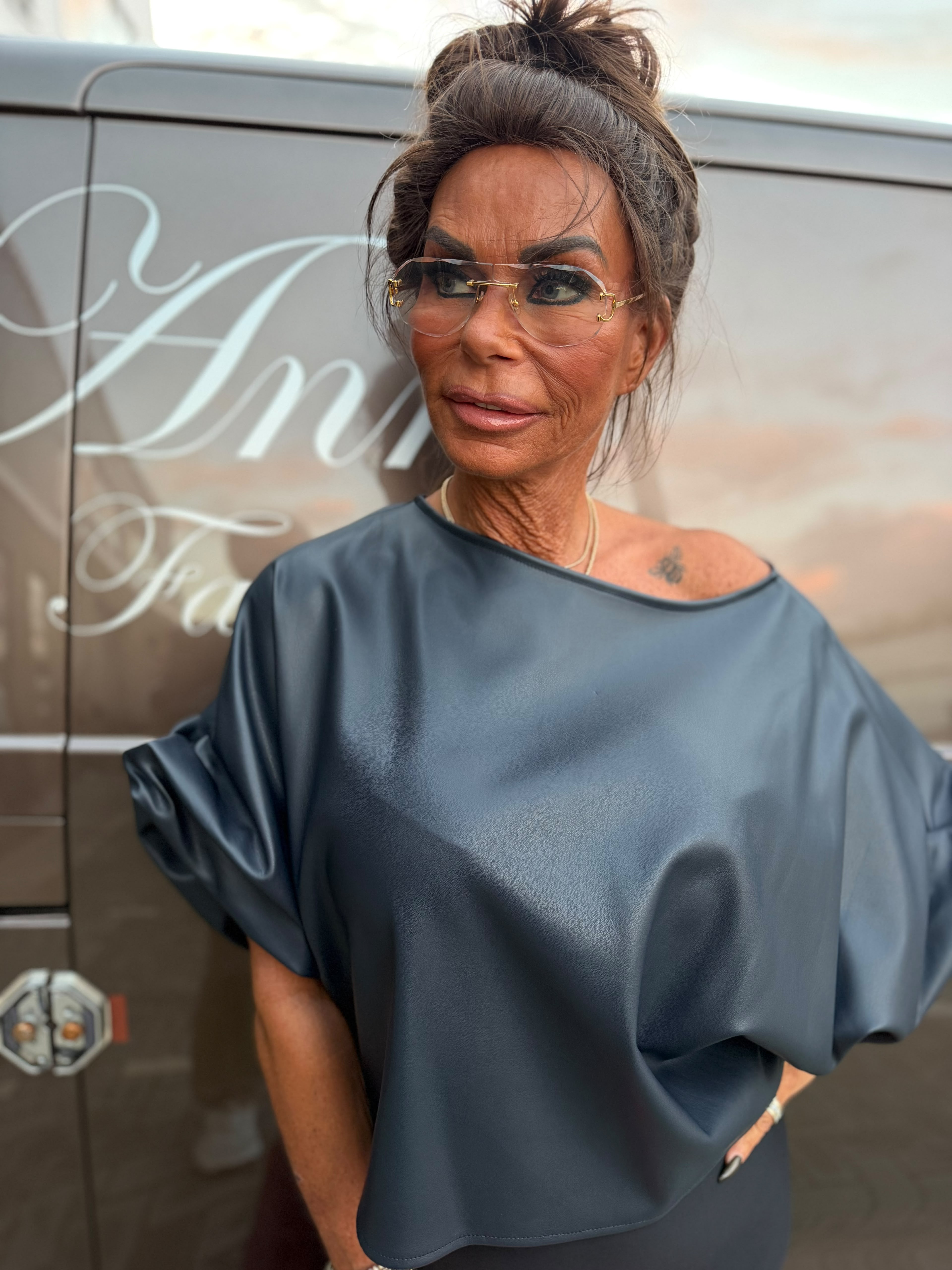 Faux-Leather Top met Pofmouw "Gerrie" donkerblauw