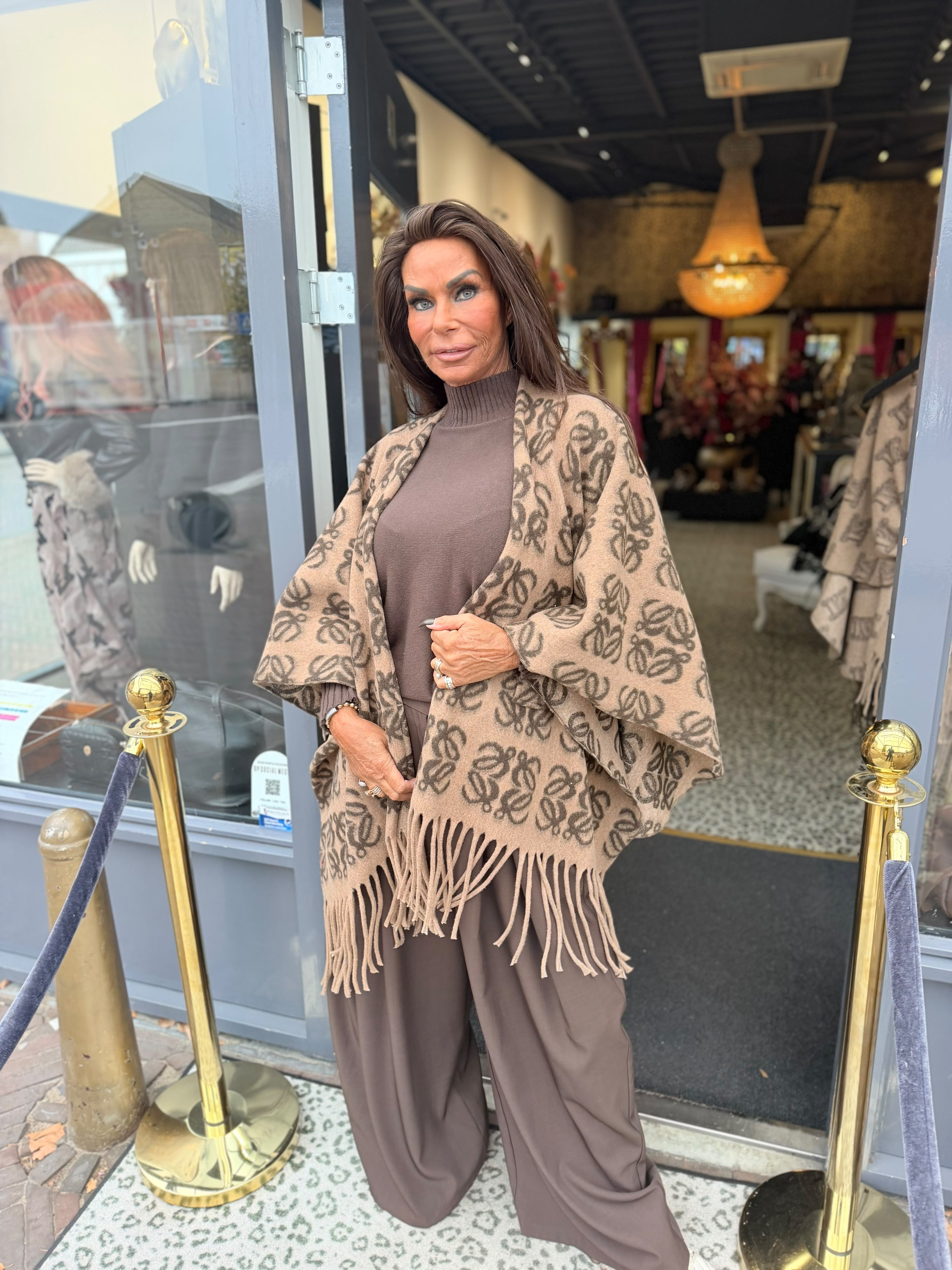 Poncho "Luwe" Camel