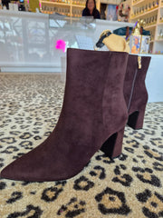 Laarsje suede met hak donkerbruin